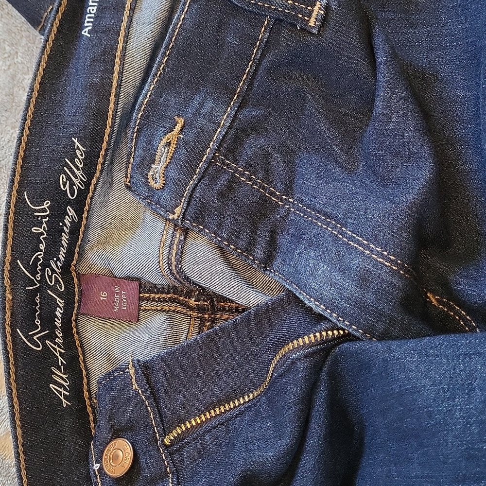 Gloria Vanderbilt Dark Blue Flare & Wide Leg Jeans - Picture 5 of 7